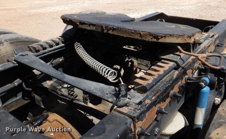 image for item DR1955 2012 Peterbilt 587  semi truck