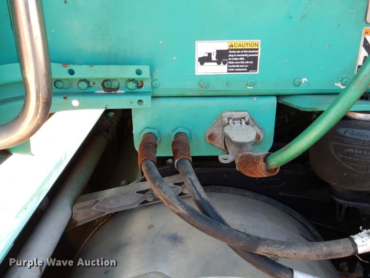 image for item DR1955 2012 Peterbilt 587  semi truck