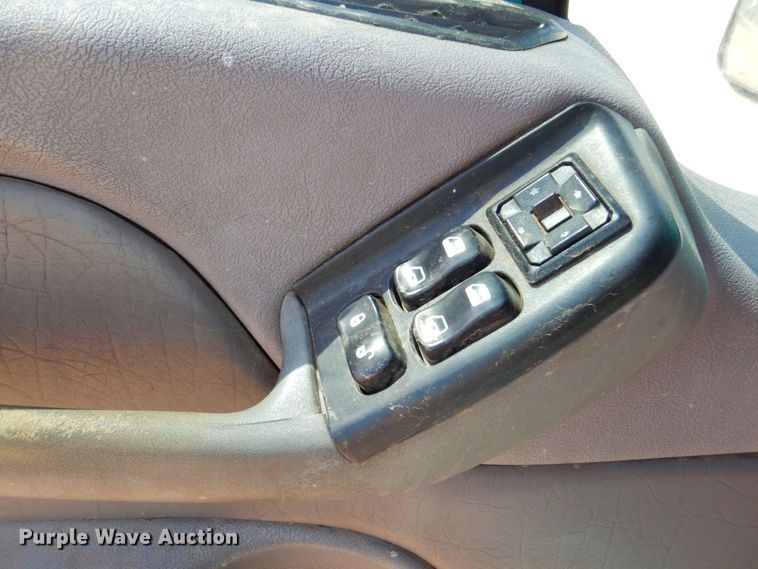 image for item DR1955 2012 Peterbilt 587  semi truck