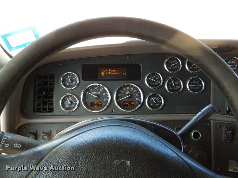 image for item DR1955 2012 Peterbilt 587  semi truck