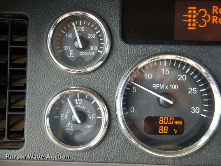 image for item DR1955 2012 Peterbilt 587  semi truck