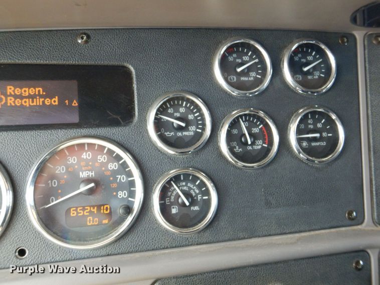 image for item DR1955 2012 Peterbilt 587  semi truck