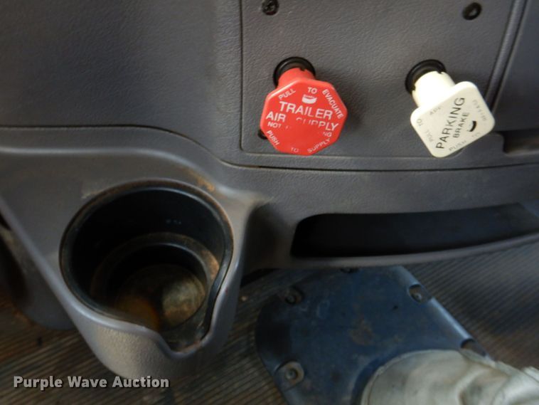 image for item DR1955 2012 Peterbilt 587  semi truck