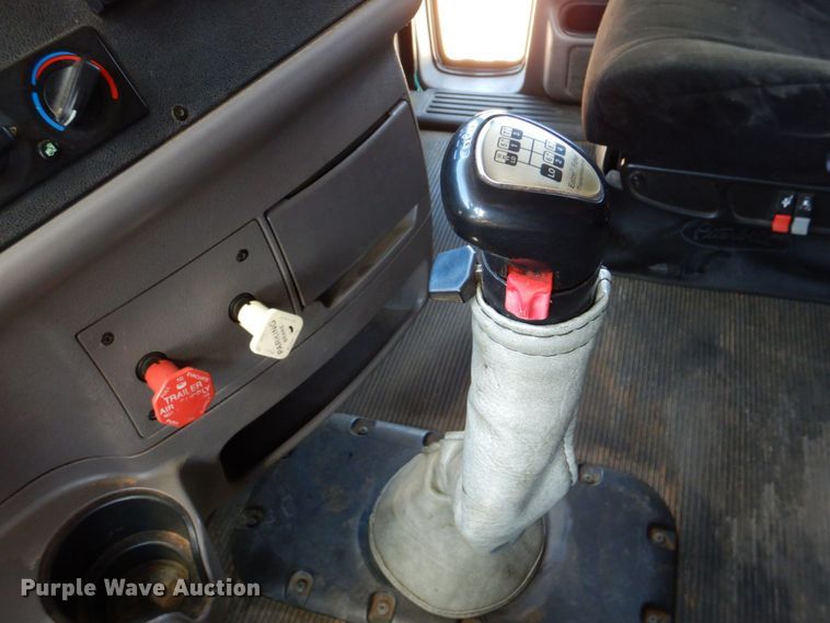 image for item DR1955 2012 Peterbilt 587  semi truck