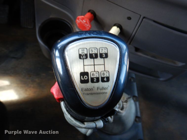 image for item DR1955 2012 Peterbilt 587  semi truck