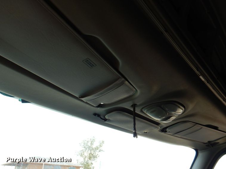 image for item DR1955 2012 Peterbilt 587  semi truck