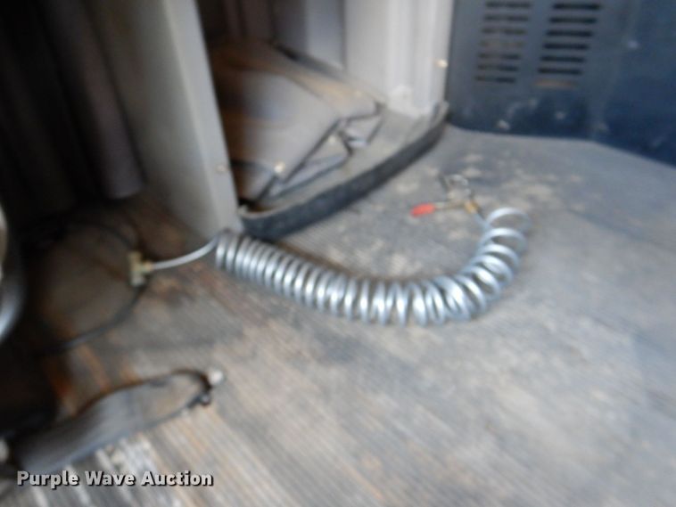 image for item DR1955 2012 Peterbilt 587  semi truck