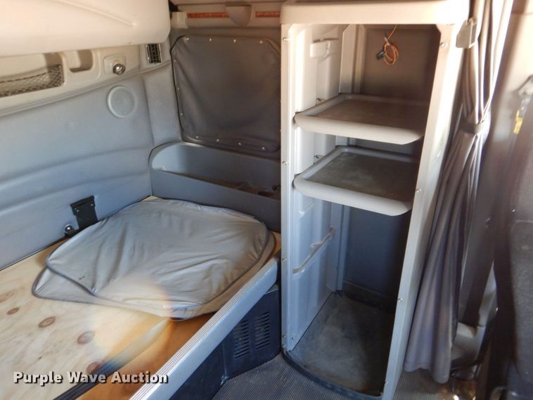 image for item DR1955 2012 Peterbilt 587  semi truck