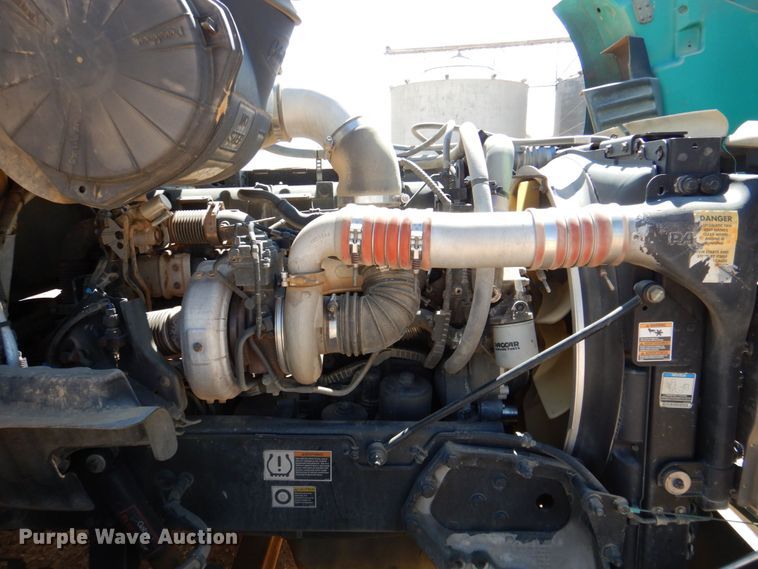 image for item DR1955 2012 Peterbilt 587  semi truck