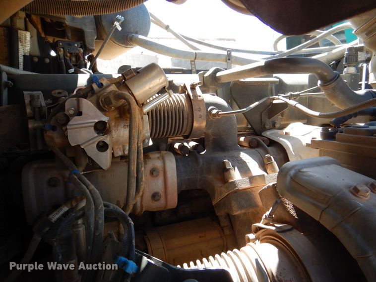 image for item DR1955 2012 Peterbilt 587  semi truck