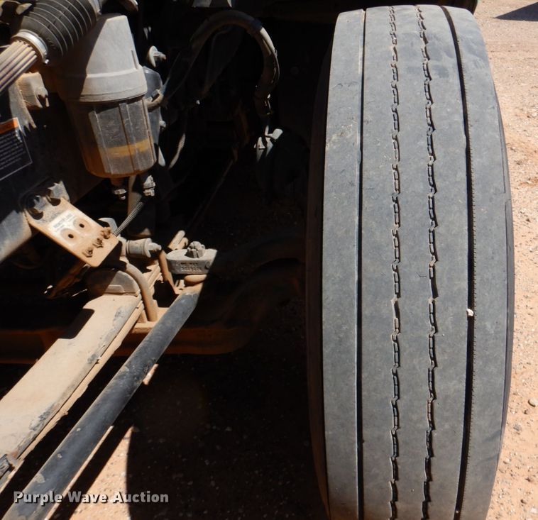 image for item DR1955 2012 Peterbilt 587  semi truck