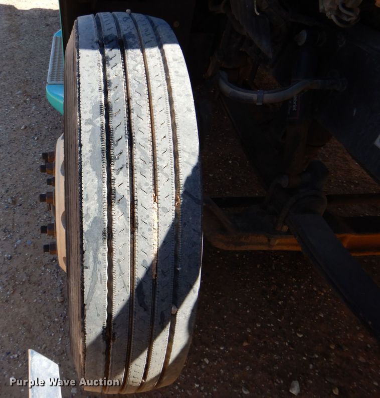 image for item DR1955 2012 Peterbilt 587  semi truck