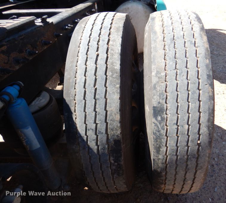 image for item DR1955 2012 Peterbilt 587  semi truck