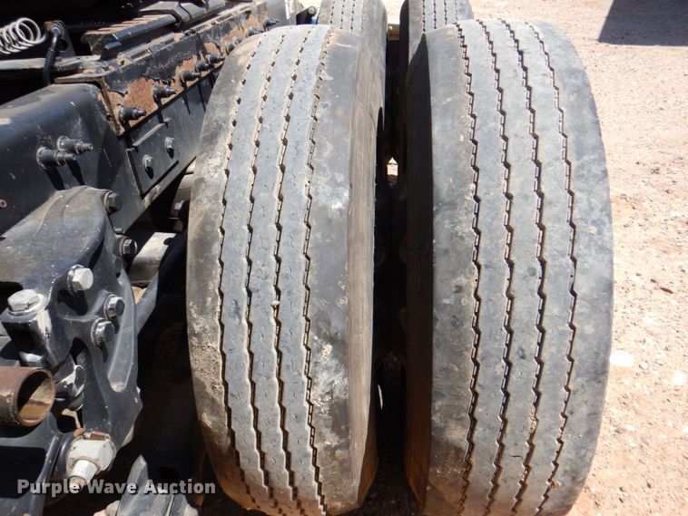 image for item DR1955 2012 Peterbilt 587  semi truck