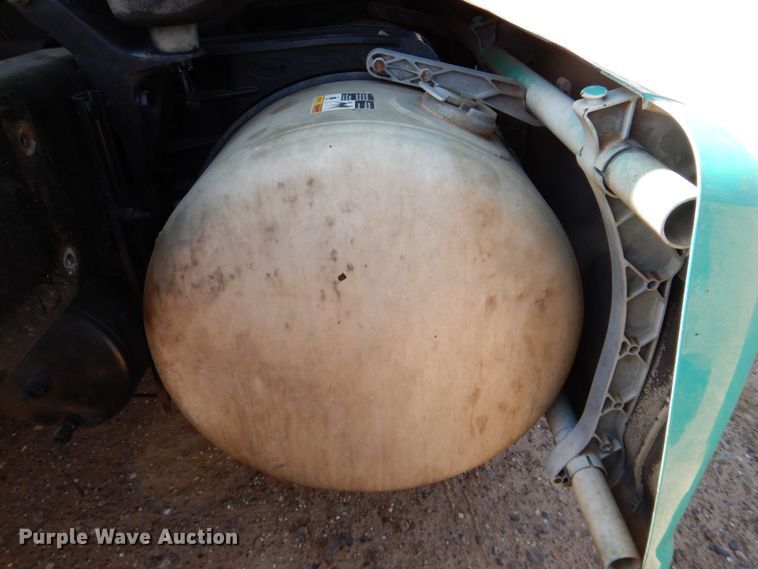 image for item DR1955 2012 Peterbilt 587  semi truck