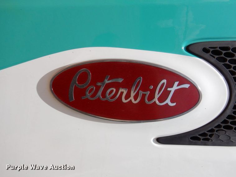 image for item DR1955 2012 Peterbilt 587  semi truck