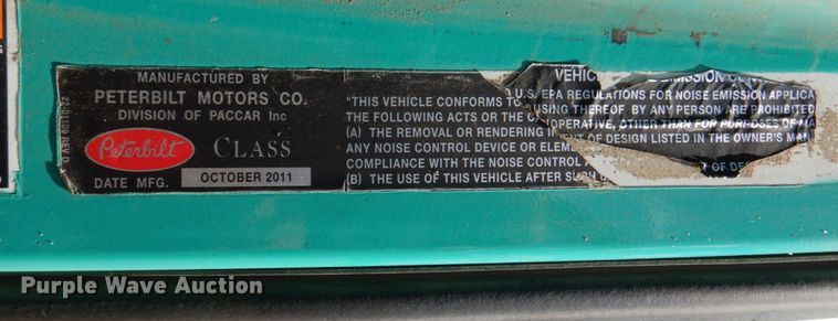 image for item DR1955 2012 Peterbilt 587  semi truck