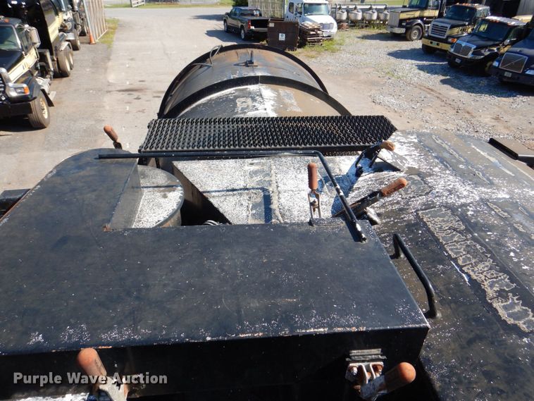 image for item DS8042 2003 Sterling Acterra  vacuum truck