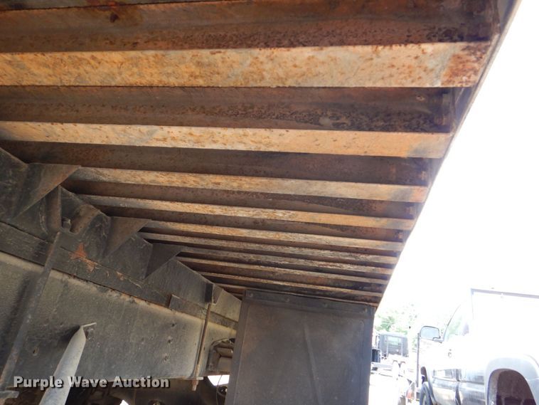 image for item DS8046 2001 International 4700  box truck