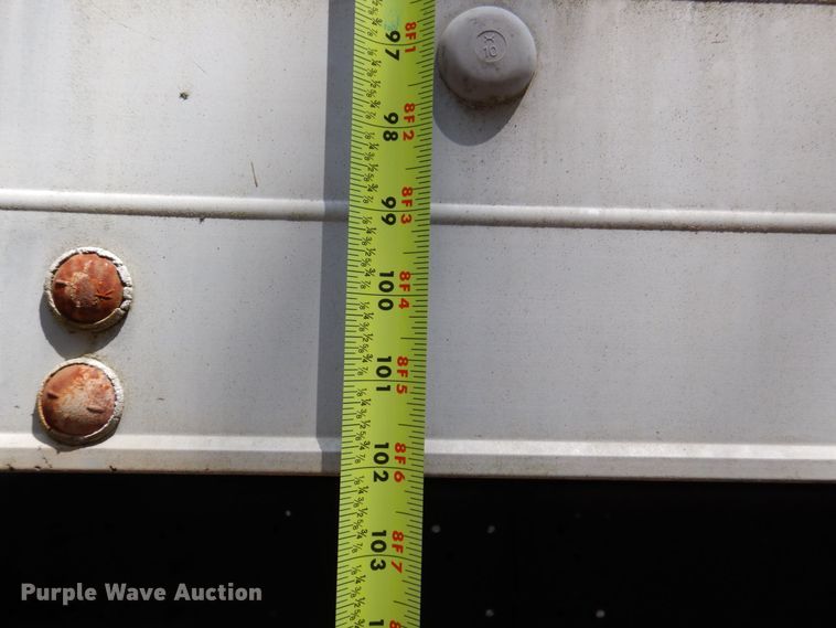 image for item DS8046 2001 International 4700  box truck