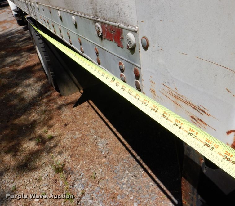 image for item DS8046 2001 International 4700  box truck