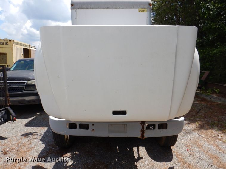 image for item DS8046 2001 International 4700  box truck