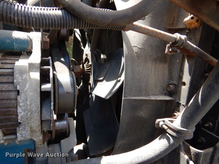 image for item DS8046 2001 International 4700  box truck