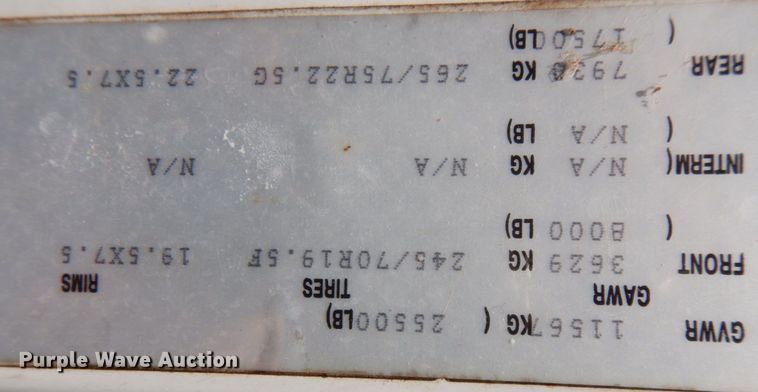 image for item DS8046 2001 International 4700  box truck