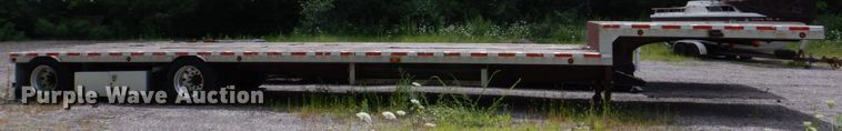 image for item DS8135 2008 Reinke  drop deck trailer