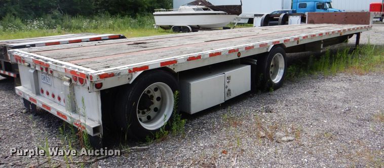 image for item DS8135 2008 Reinke  drop deck trailer