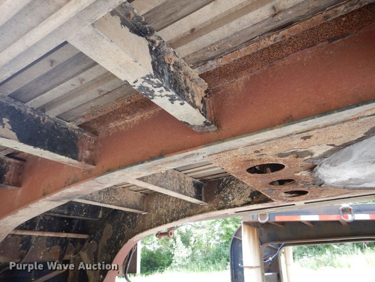 image for item DS8135 2008 Reinke  drop deck trailer