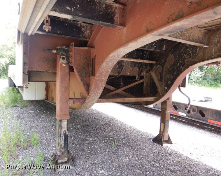image for item DS8135 2008 Reinke  drop deck trailer