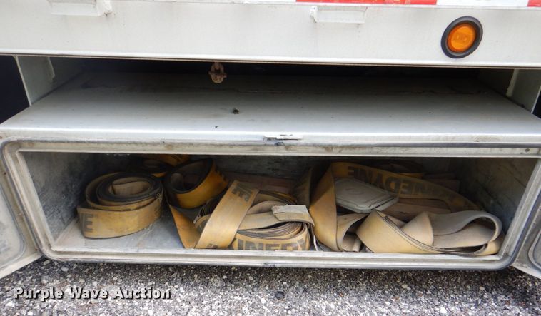 image for item DS8135 2008 Reinke  drop deck trailer