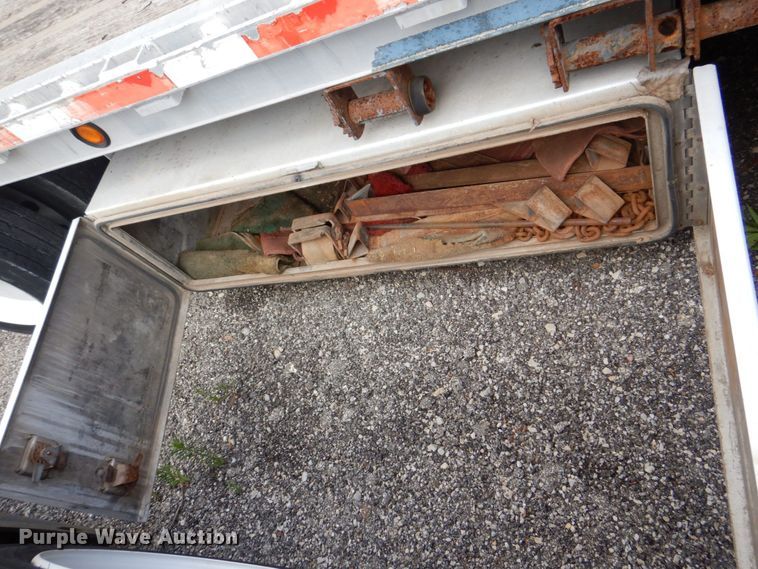 image for item DS8135 2008 Reinke  drop deck trailer