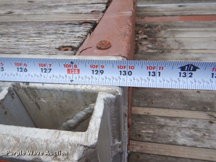 image for item DS8135 2008 Reinke  drop deck trailer