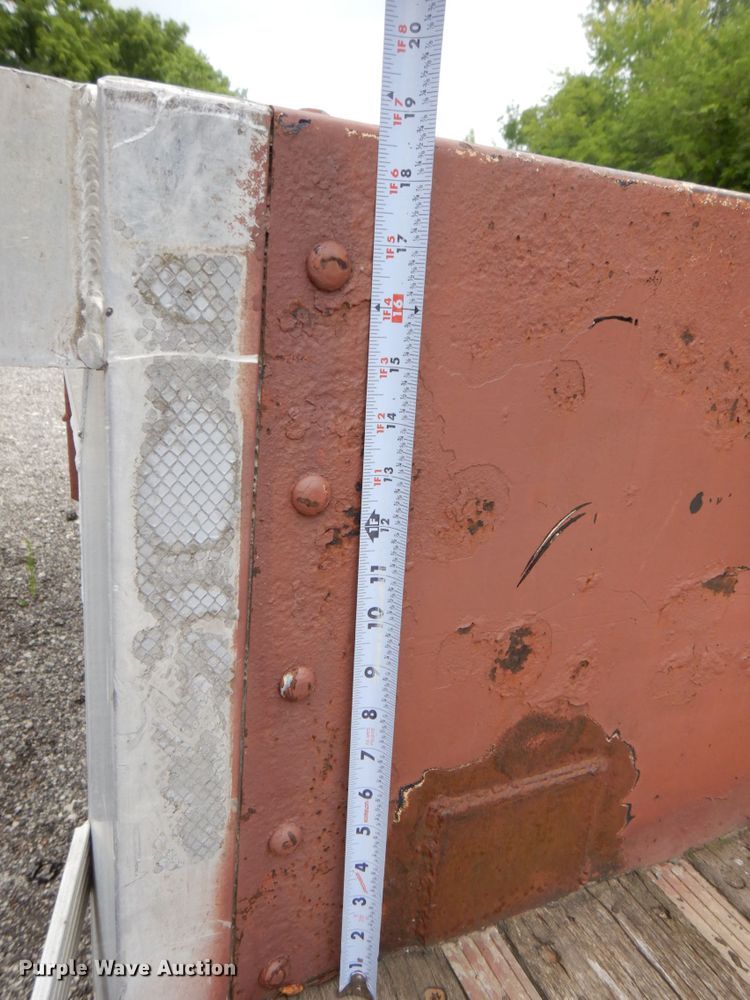 image for item DS8135 2008 Reinke  drop deck trailer