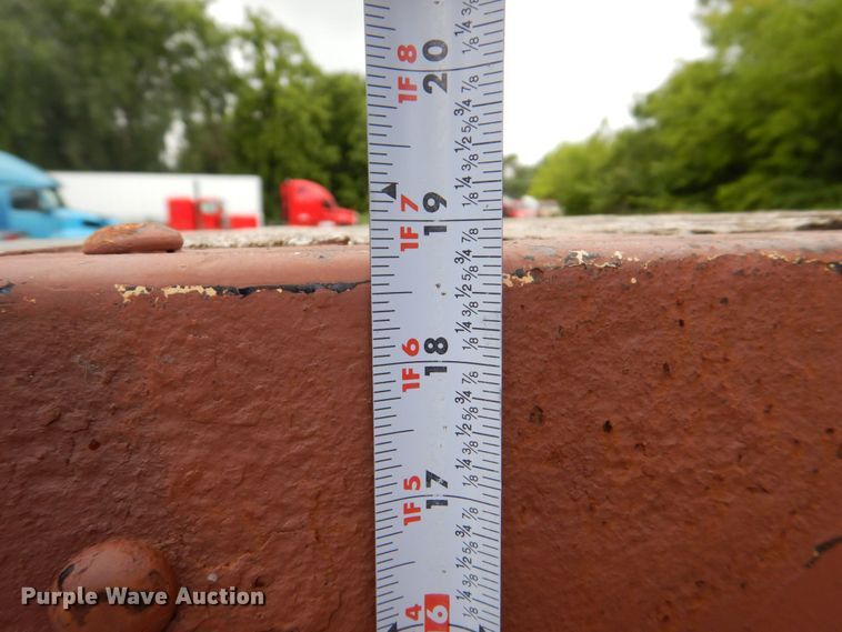 image for item DS8135 2008 Reinke  drop deck trailer