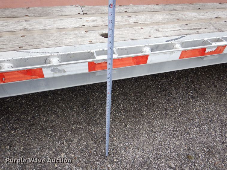 image for item DS8135 2008 Reinke  drop deck trailer