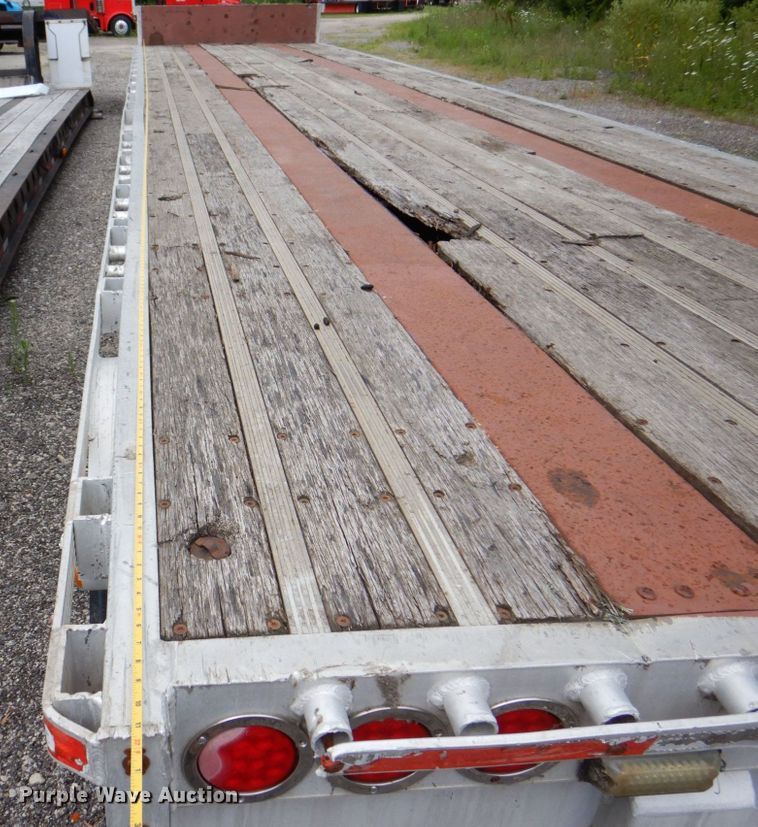 image for item DS8135 2008 Reinke  drop deck trailer