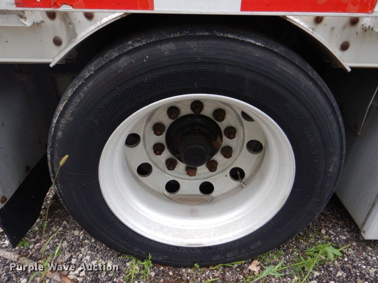 image for item DS8135 2008 Reinke  drop deck trailer