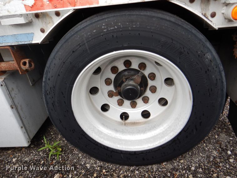 image for item DS8135 2008 Reinke  drop deck trailer