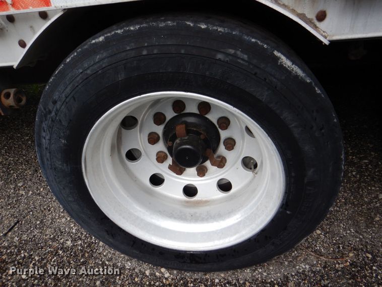 image for item DS8135 2008 Reinke  drop deck trailer