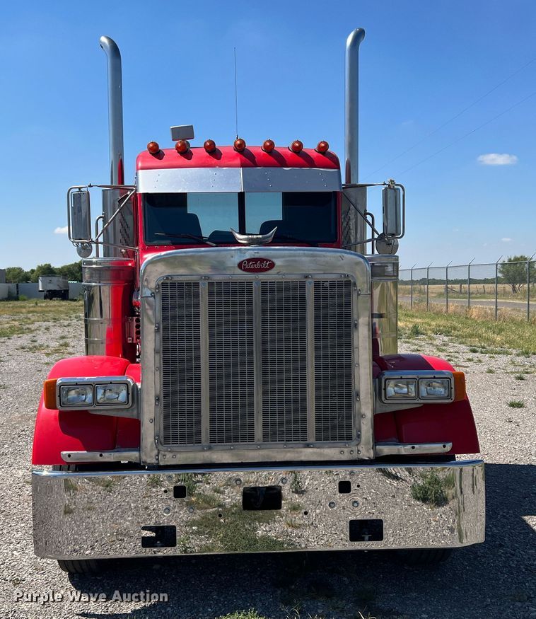 image for item DS8392 1999 Peterbilt 379  semi truck