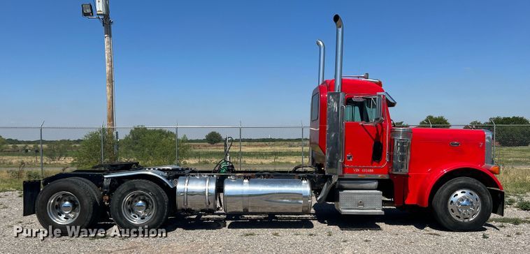 image for item DS8392 1999 Peterbilt 379  semi truck