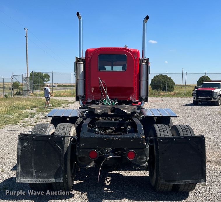 image for item DS8392 1999 Peterbilt 379  semi truck