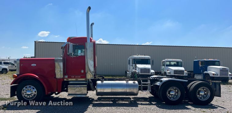image for item DS8392 1999 Peterbilt 379  semi truck