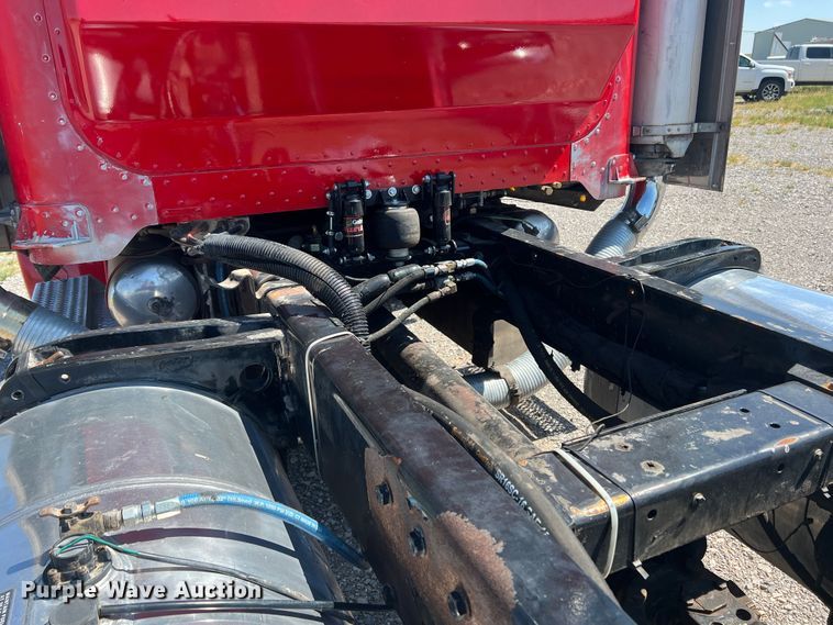 image for item DS8392 1999 Peterbilt 379  semi truck