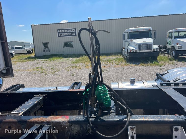 image for item DS8392 1999 Peterbilt 379  semi truck