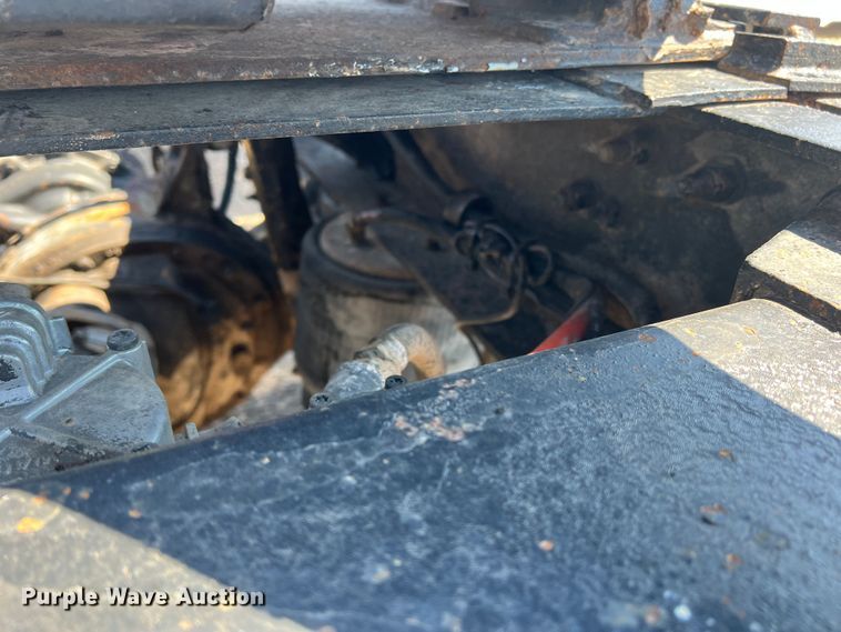 image for item DS8392 1999 Peterbilt 379  semi truck