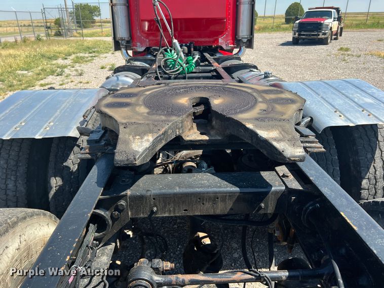 image for item DS8392 1999 Peterbilt 379  semi truck